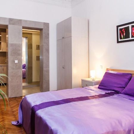 City Center Apartment With Balcony Belgrado Esterno foto
