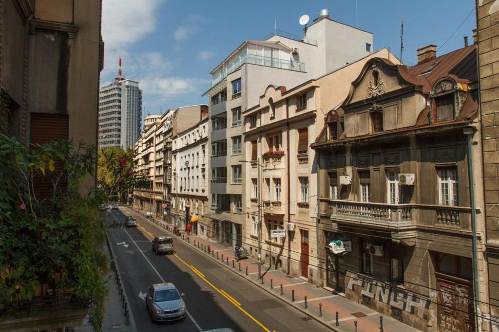 City Center Apartment With Balcony Belgrado Esterno foto