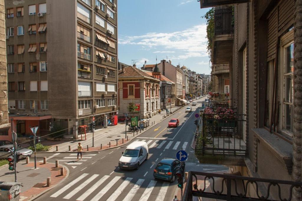 City Center Apartment With Balcony Belgrado Esterno foto