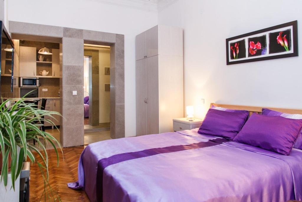 City Center Apartment With Balcony Belgrado Esterno foto
