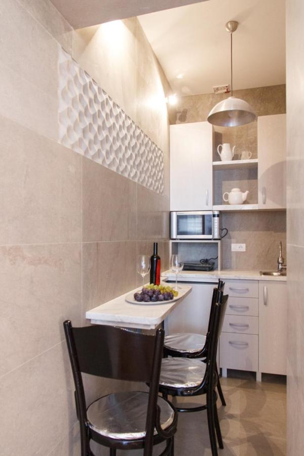 City Center Apartment With Balcony Belgrado Esterno foto