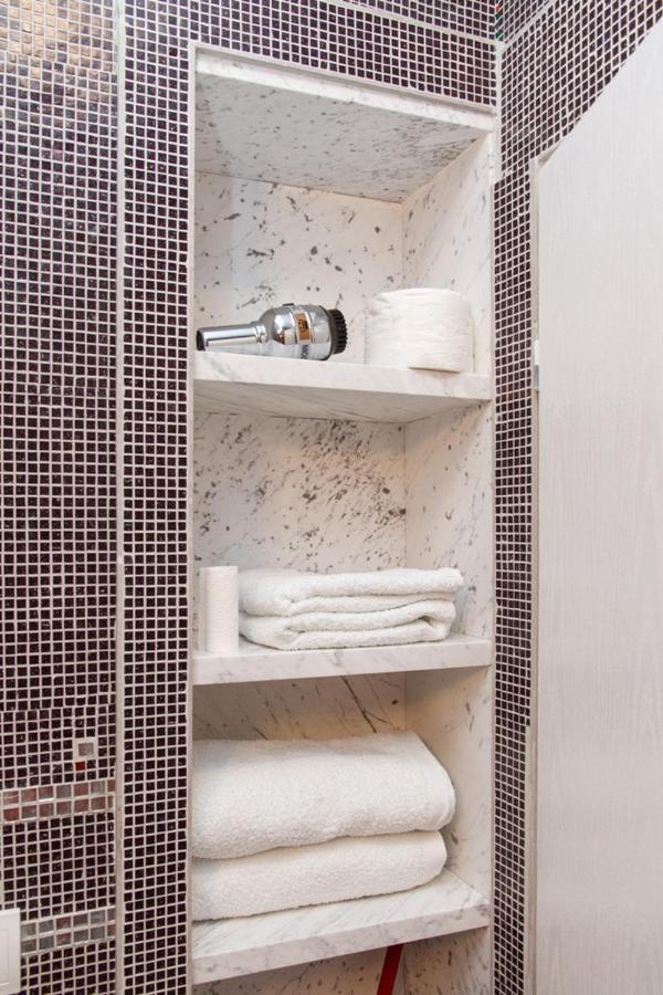 City Center Apartment With Balcony Belgrado Esterno foto