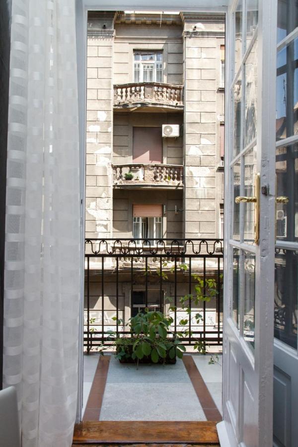 City Center Apartment With Balcony Belgrado Esterno foto